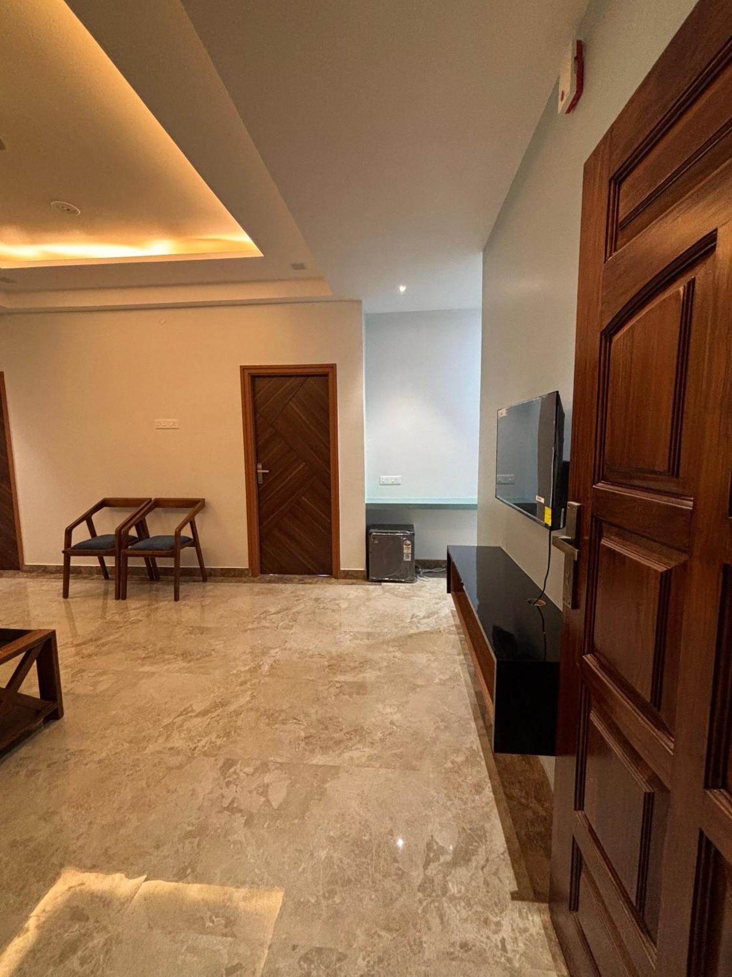 Srirangam Nandavanam Service Apartments Tiruchirappalli Екстер'єр фото