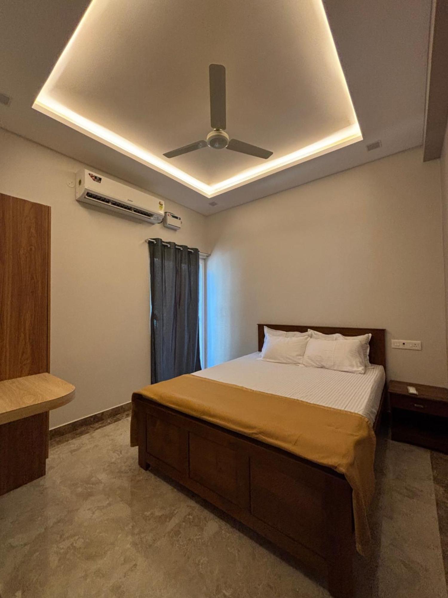Srirangam Nandavanam Service Apartments Tiruchirappalli Екстер'єр фото